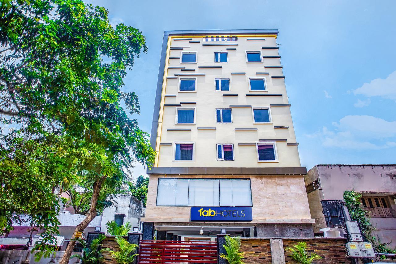 FabHotel RR Grand MG Road Vijayawāda Exterior foto