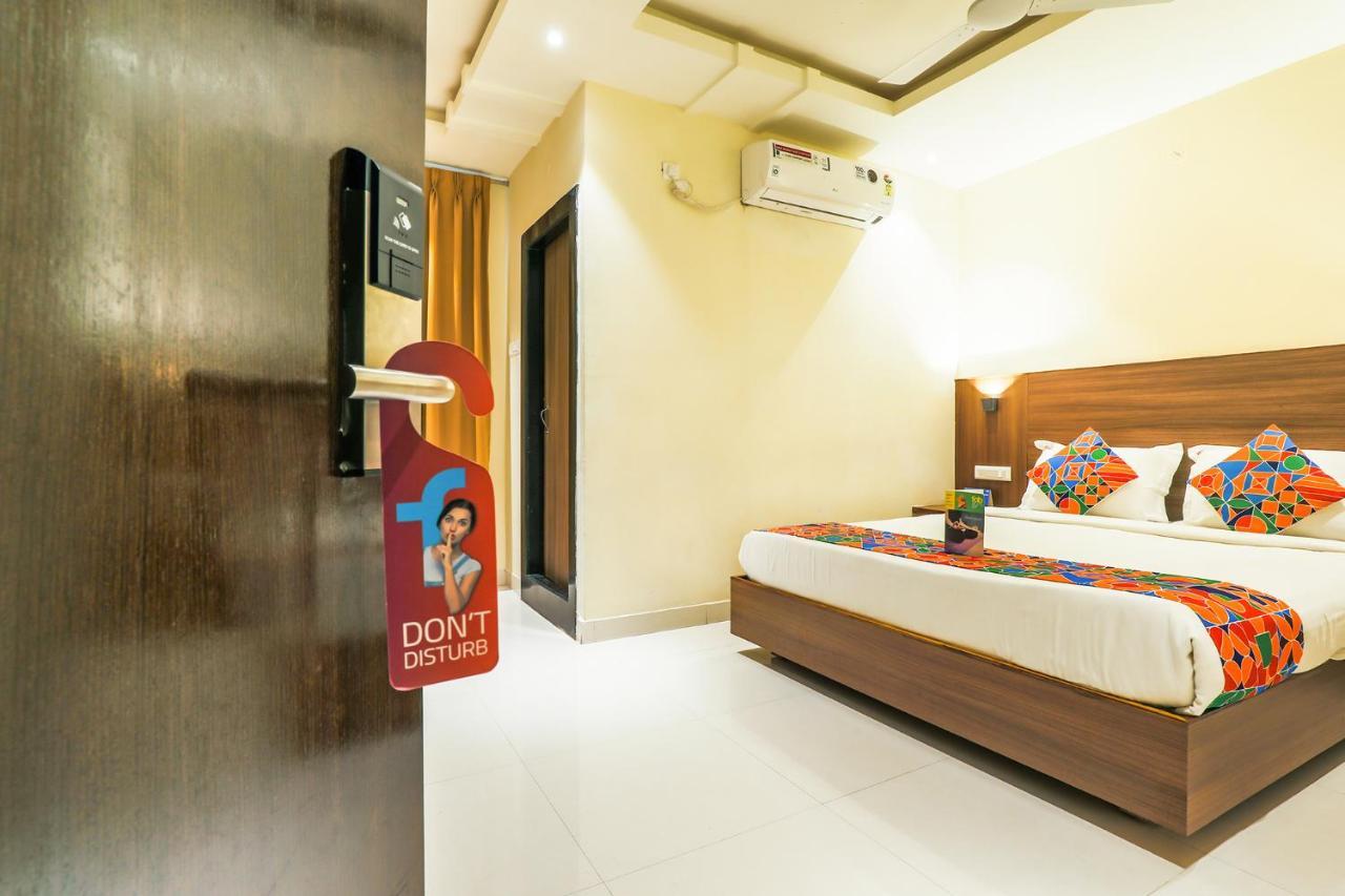 FabHotel RR Grand MG Road Vijayawāda Exterior foto