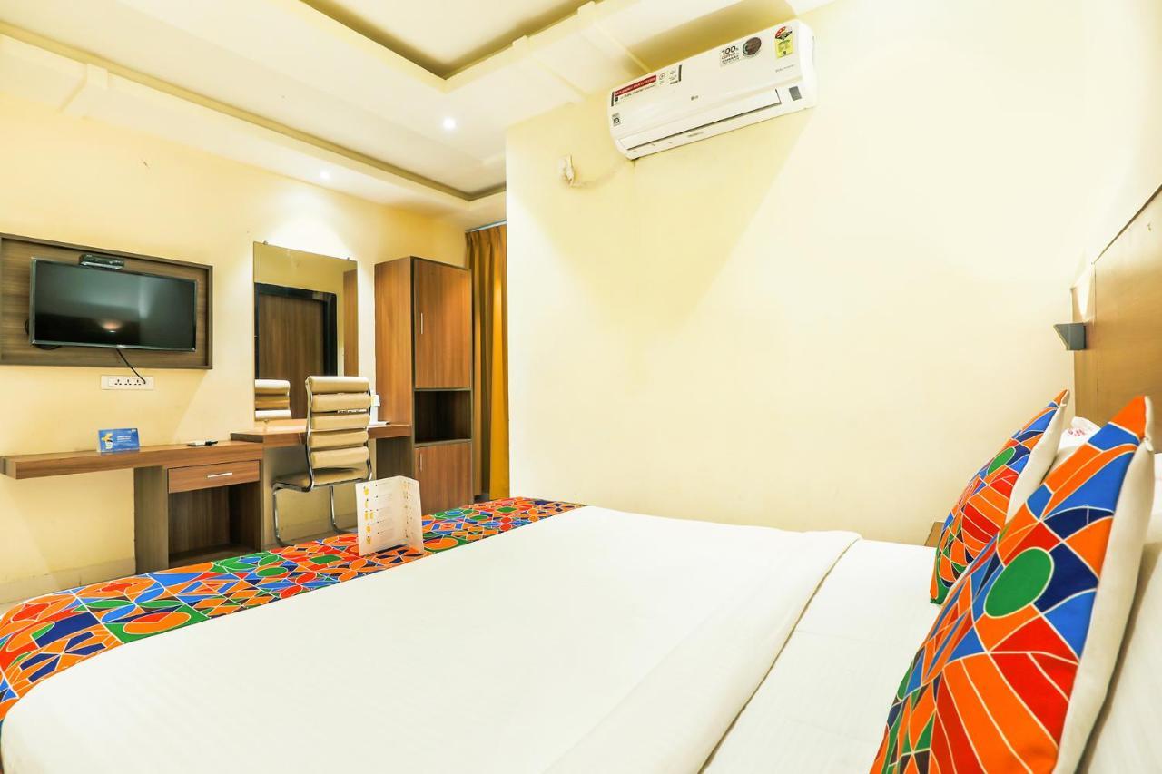 FabHotel RR Grand MG Road Vijayawāda Exterior foto