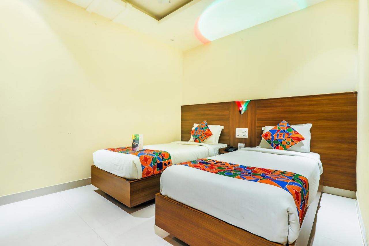 FabHotel RR Grand MG Road Vijayawāda Exterior foto