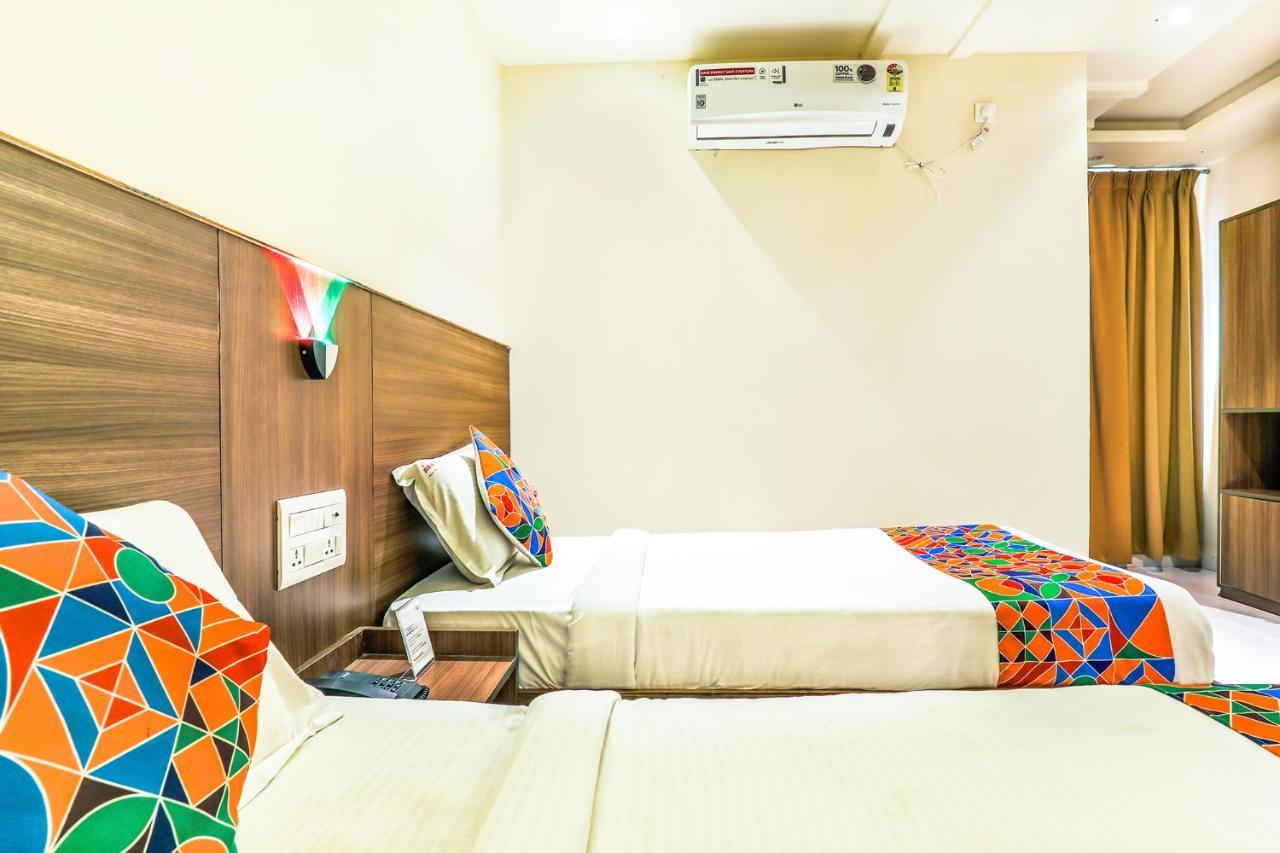 FabHotel RR Grand MG Road Vijayawāda Exterior foto