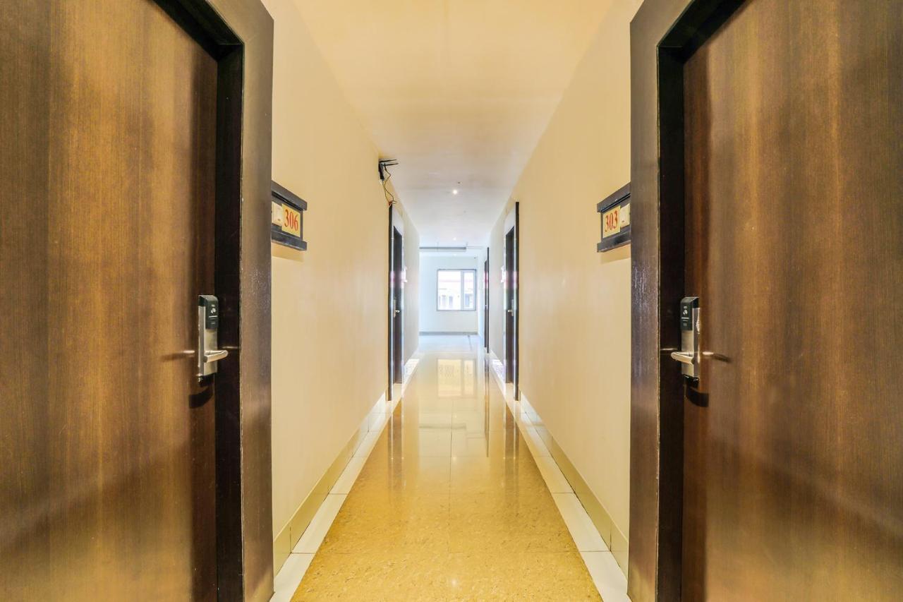 FabHotel RR Grand MG Road Vijayawāda Exterior foto