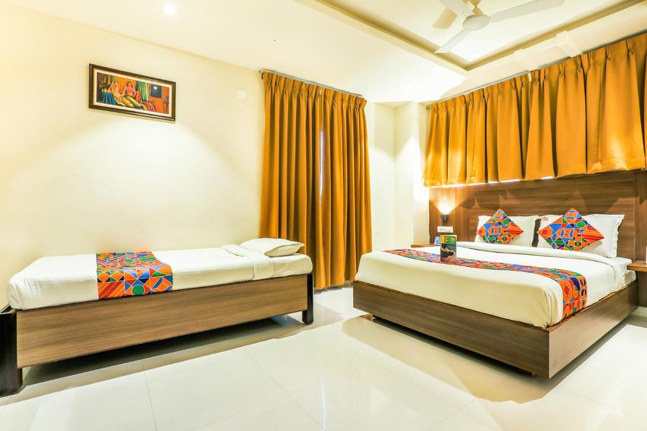 FabHotel RR Grand MG Road Vijayawāda Exterior foto