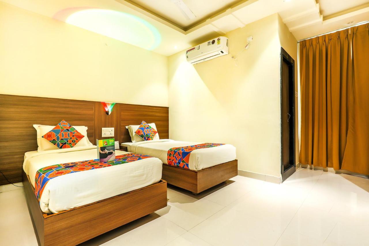 FabHotel RR Grand MG Road Vijayawāda Exterior foto